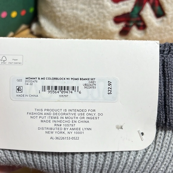 Mommy and me color block beanie 2 pc set - Picture 6 of 6